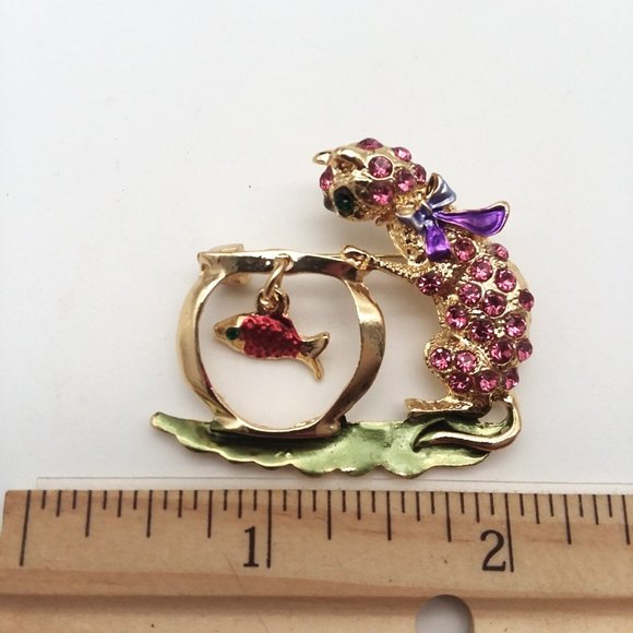 Brooch Cat Fish Bowl Rhinestone Pin Stylish Kitty Dangle Whimsical Gold Trendy - Picture 3 of 3